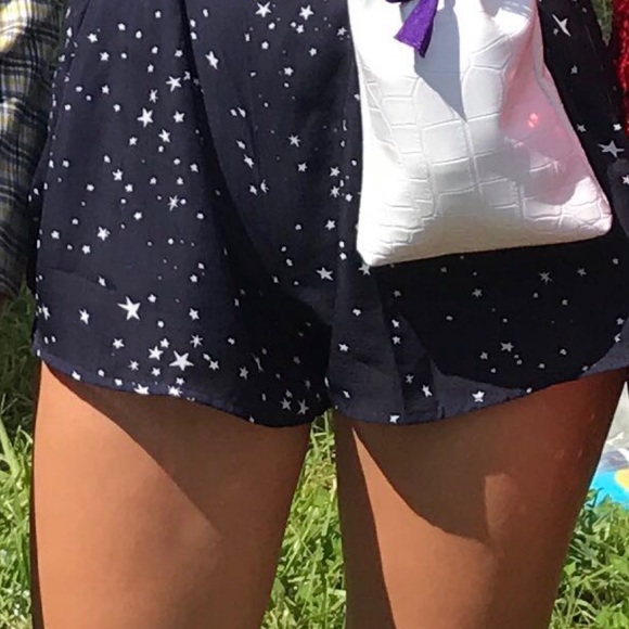 Nasty Gal Don’t Star With Me Shorts - Picture 2 of 2